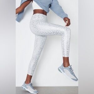 Fabletics Women’s Power Hold Leggings White Silver Leopard Print EUC Size Medium